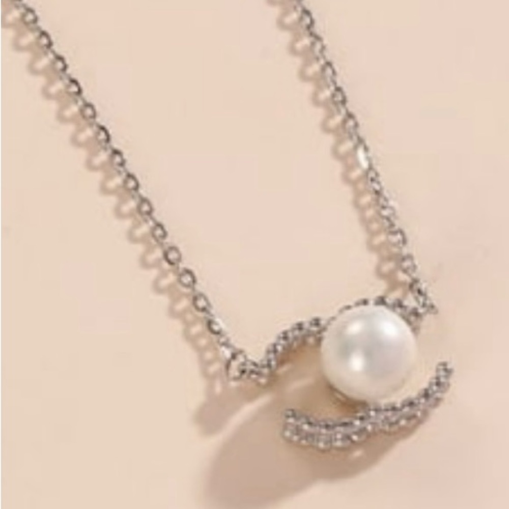 Solid sterling silver 925 pearl necklace